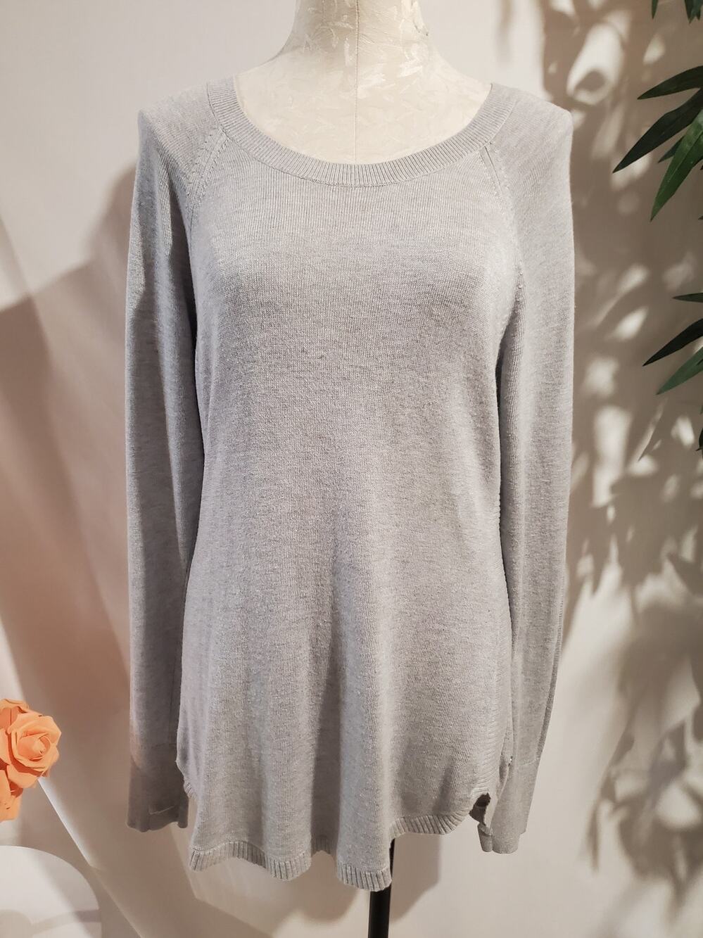 Lululemon Hello Aloe Silk Blend Pullover Tunic Sweater Size 10 Silverscreen Gray